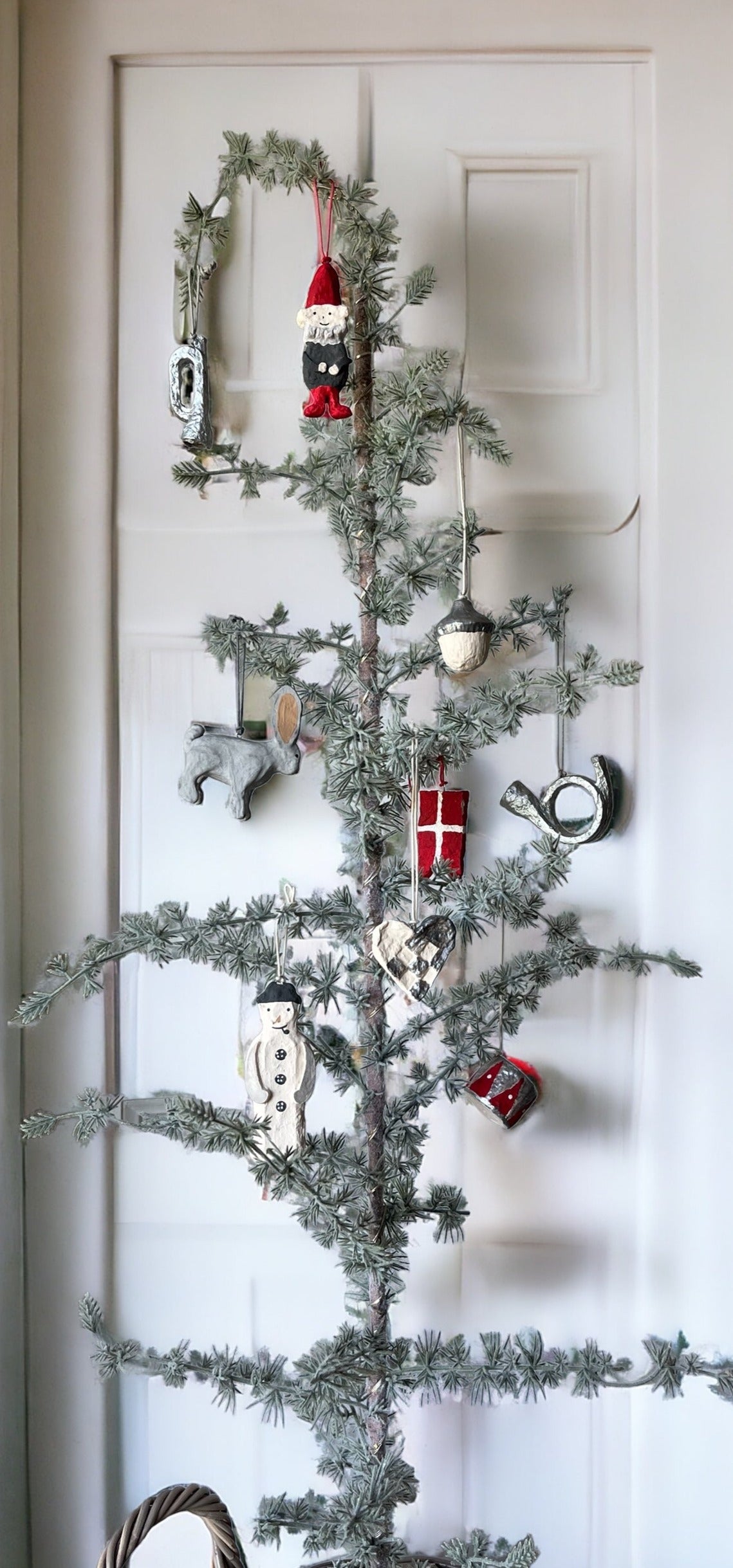 XO Handcraft dansk håndlavet julepynt ornament ophæng agern sølv papmache genbrug bionedbrydelig
