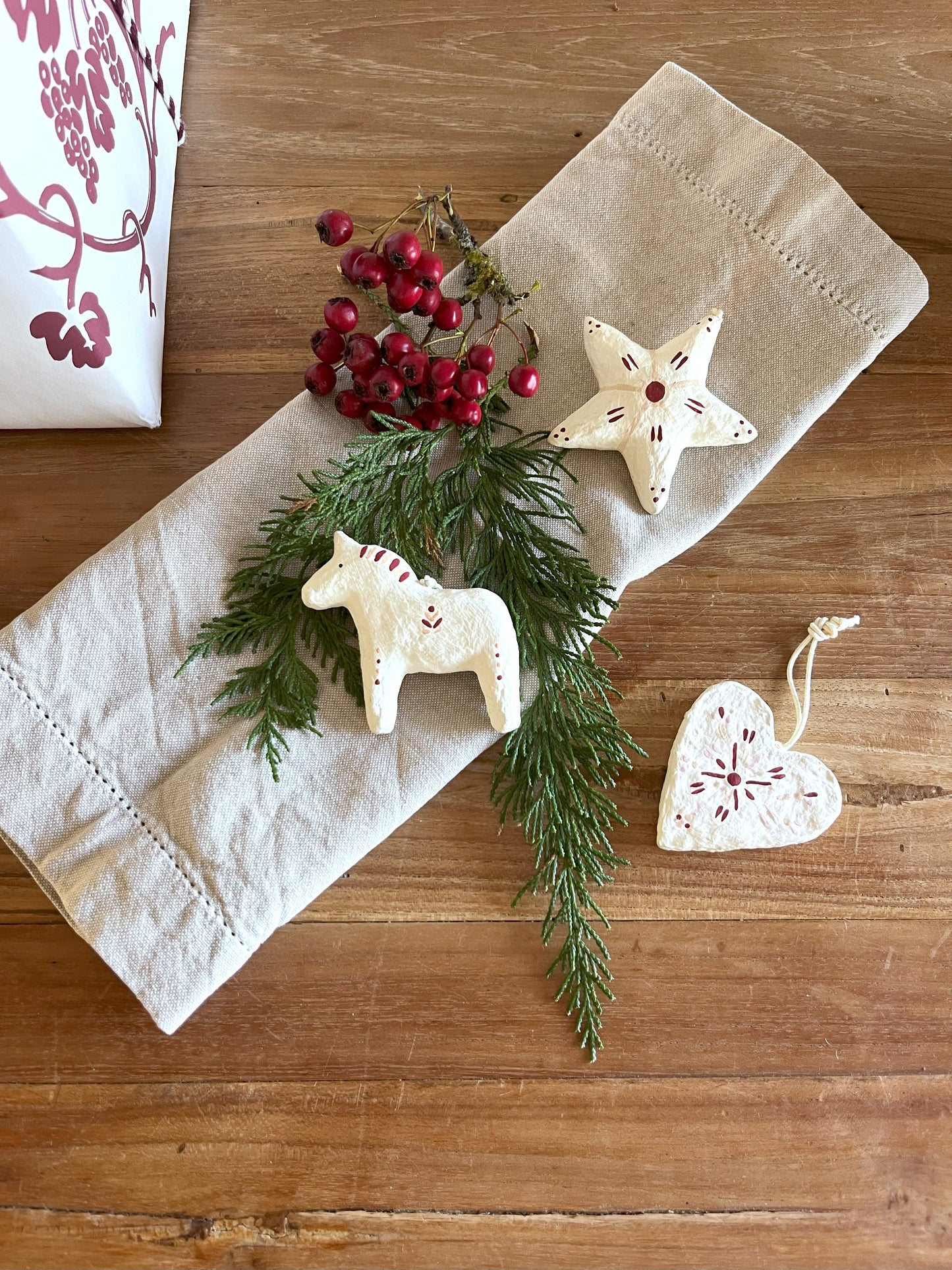 Dala horse, red pattern 