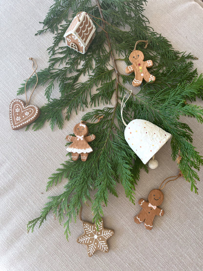 Honningkagepar – håndlavet juleophæng af genbrugspapir